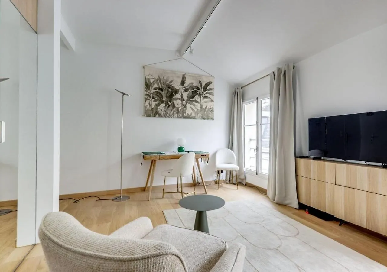 Sur Un Nuage - Calme & Renove - Odeon Apartment Paris