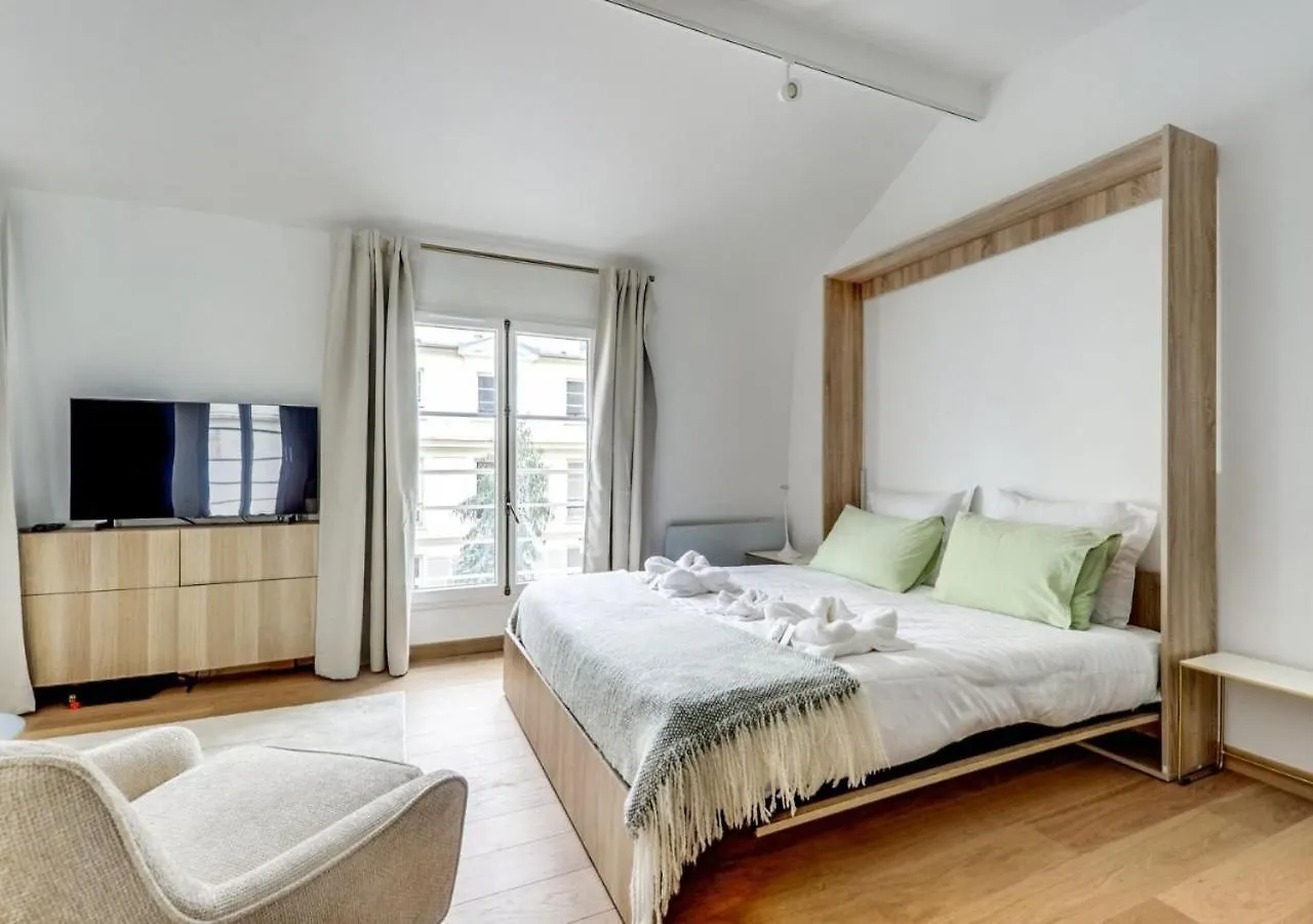 Sur Un Nuage - Calme & Renove - Odeon Apartment Paris France